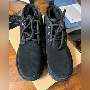 Black Nuemel uggs